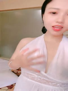 气质超棒酒窝美女！性感白色短裙！笑起来甜美，坐马桶上尿尿-sen